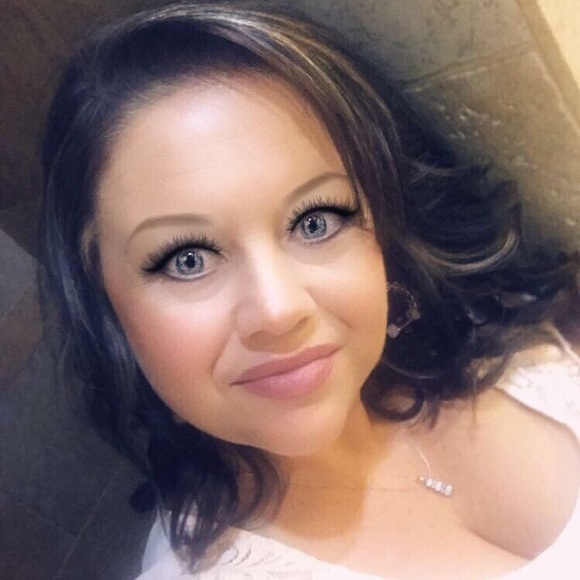 Meet your Posher, Cyann - Picture 1 of 6